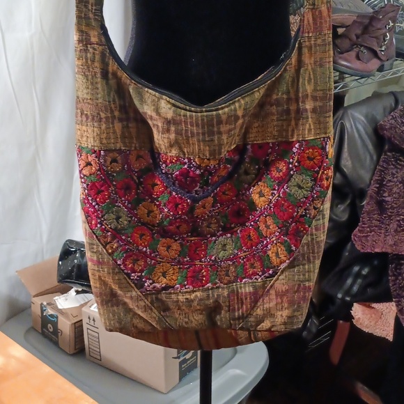 Floral Patchwork Embroidered Shoulder Bag - Picture 2 of 13